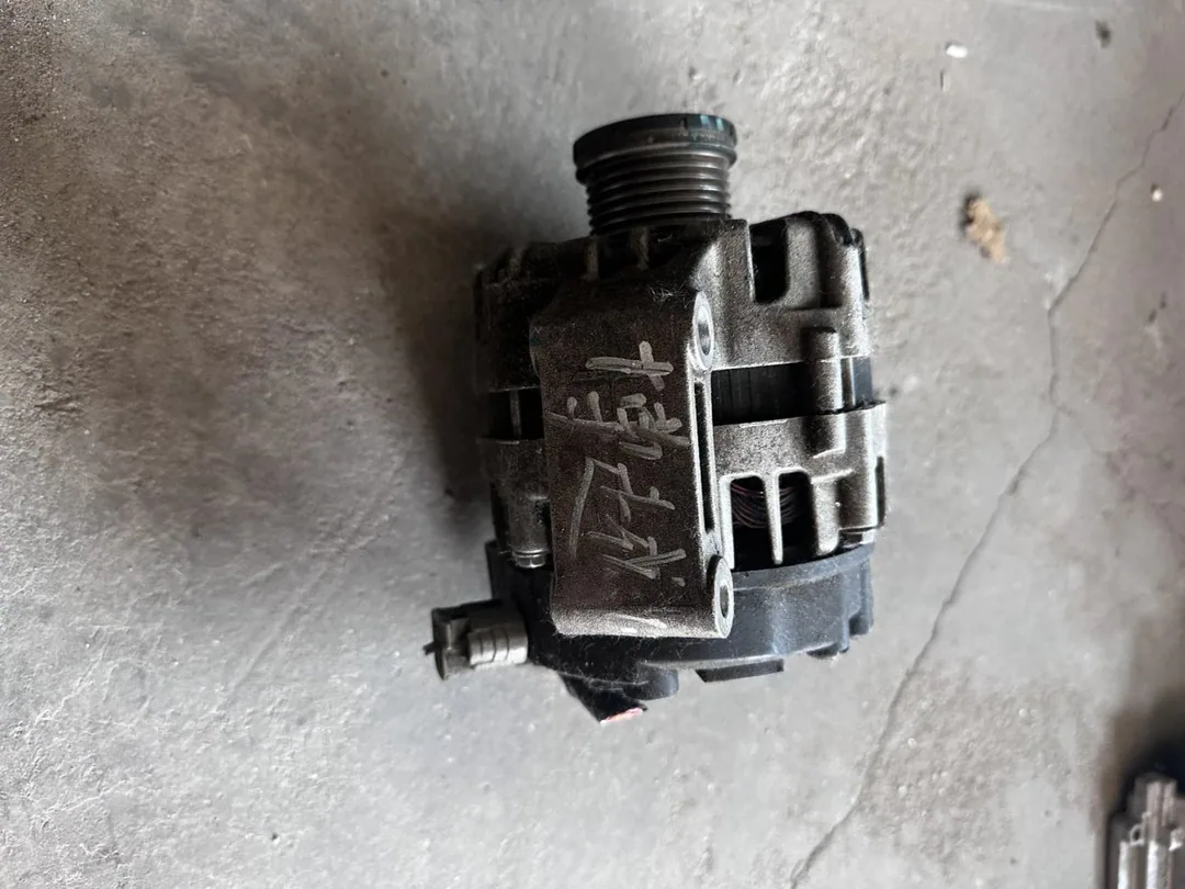 Boyue 1.8T · Máy phát điện