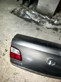 Bestune B50 · Tampa da mala 5