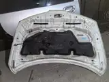 Nissan Tiida · Model lama · Bonet 4
