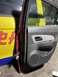 Chevrolet Cruze · Pintu belakang kanan 4