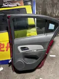 Chevrolet Cruze · Pintu belakang kanan 5