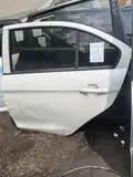 Suzuki Alivio · Pintu belakang kiri 3