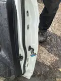 Suzuki Alivio · Pintu belakang kiri 4