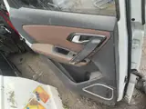 FAW R7 · Left rear door 5