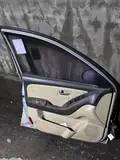 Hyundai Elantra · Modelo antigo · Porta dianteira esquerda 2