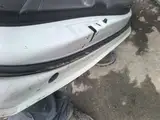 17 Hyundai Verna · Porte arrière gauche · bosselé 6