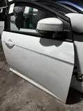 باب أمامي أيمن · Focus 3