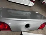 10 Jetta · Couvercle de coffre 2