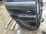 Mitsubishi ASX · Pintu belakang kiri 6