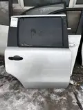 Livina · Pintu belakang kanan 4