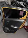 باب خلفي أيمن · Alto 4